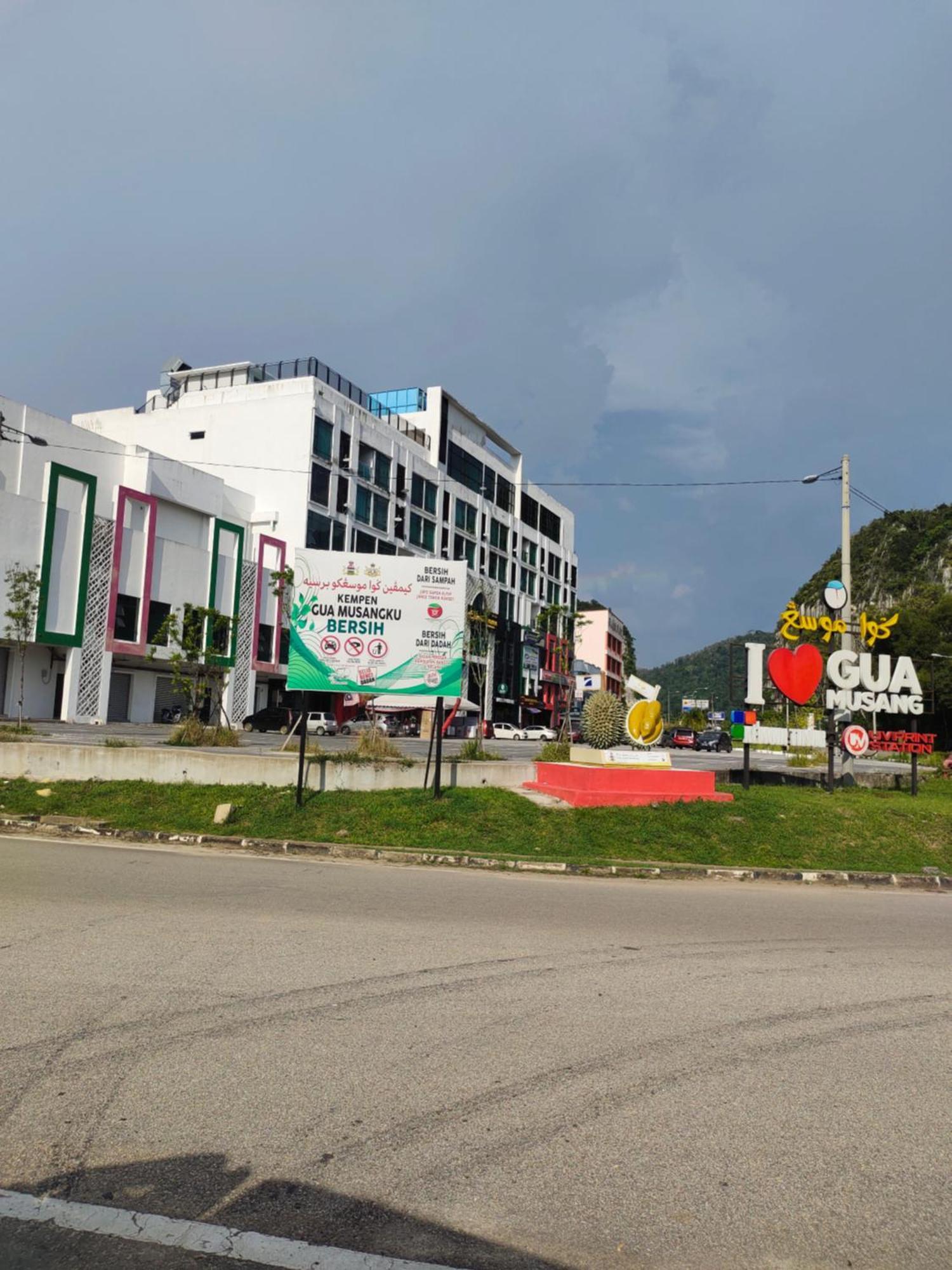 Alish Studio Apartment With Pool, Netflix, Wifi Gua Musang Exterior foto